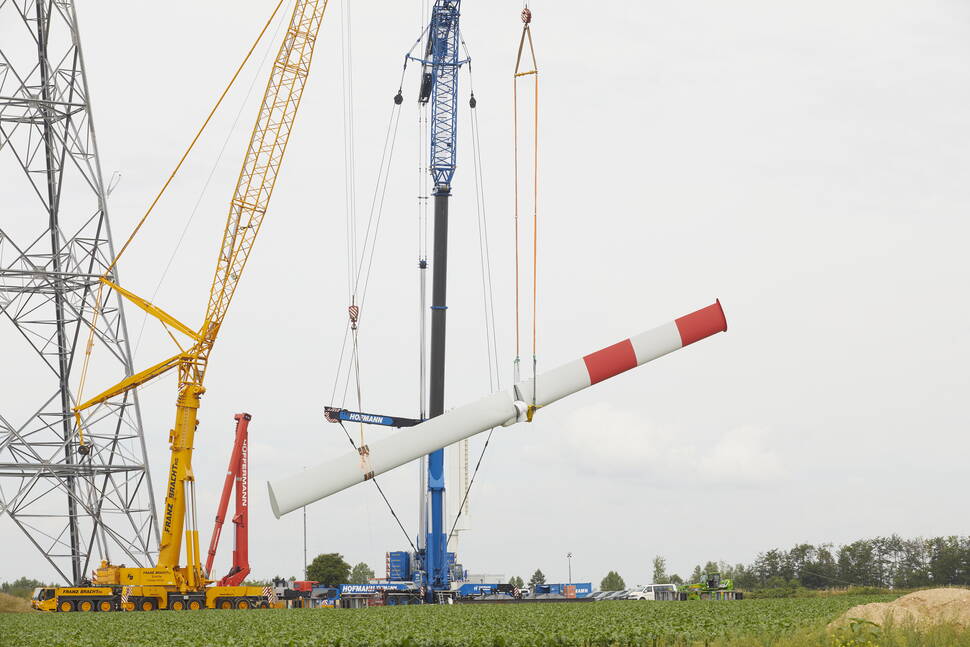 agilewindpower_fw_demontage-rotorblatt-_wie4143_1.jpg agilewindpower_fw_demontage-rotorblatt-_wie4143_1.jpg
